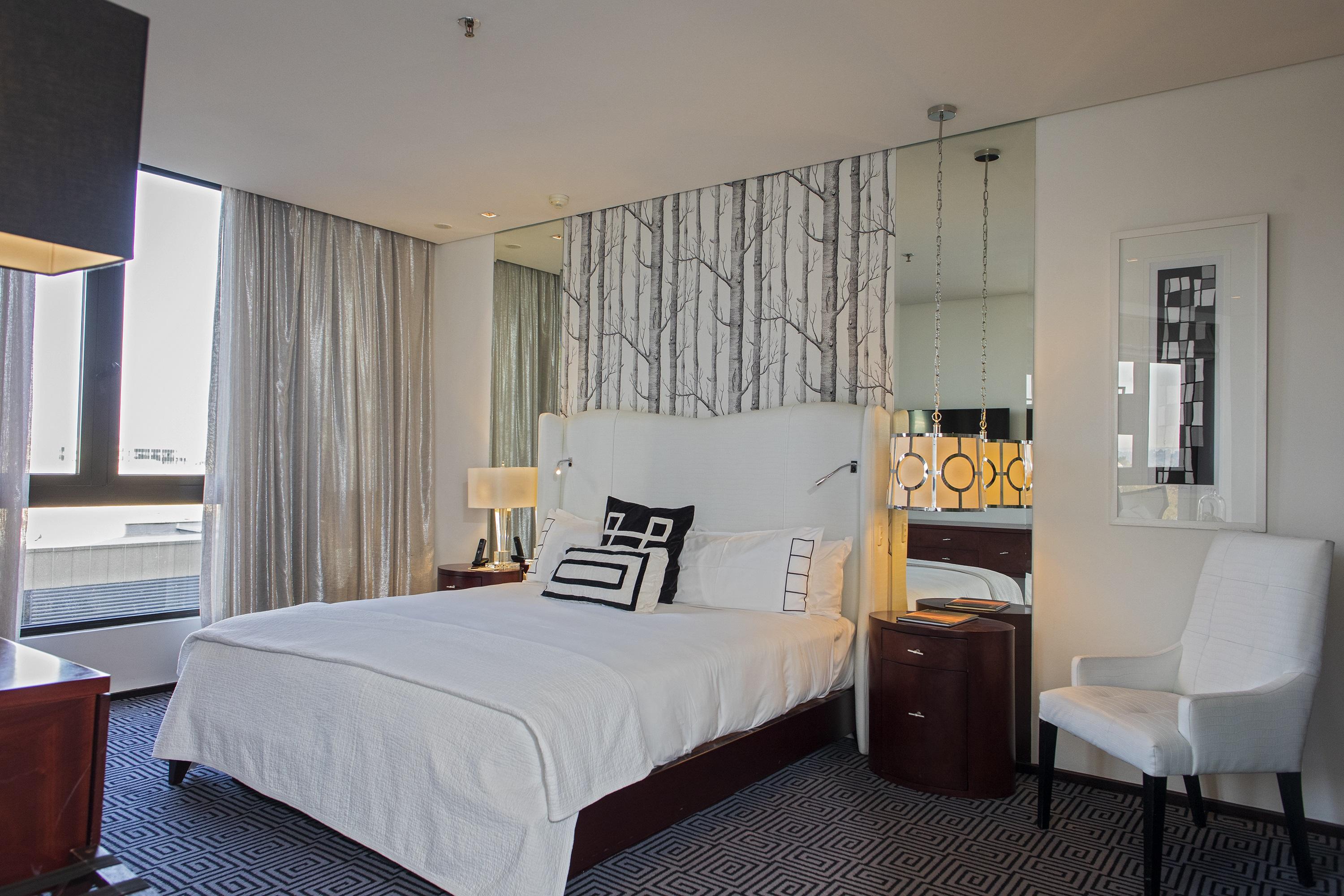 Davinci Hotel On Nelson Mandela Square Йоханнесбург Экстерьер фото