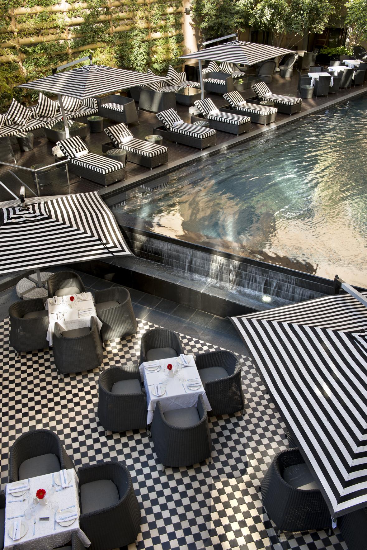 Davinci Hotel On Nelson Mandela Square Йоханнесбург Экстерьер фото