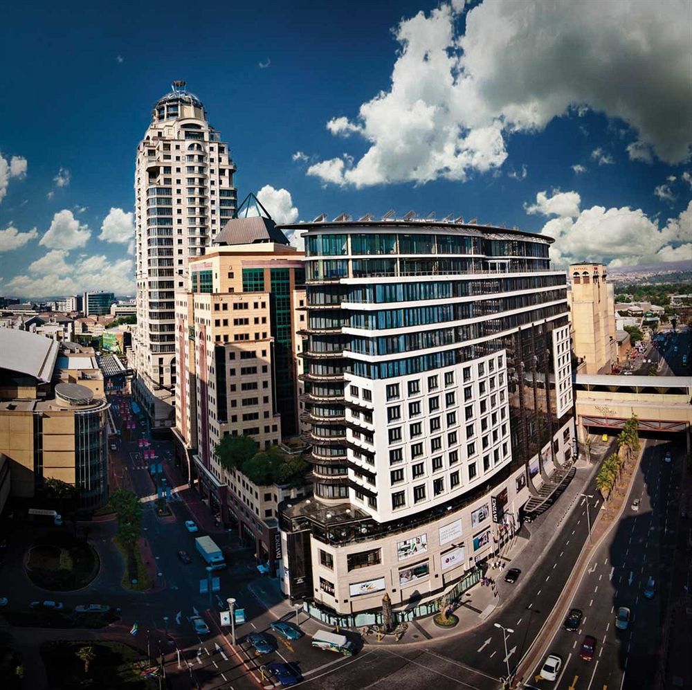 Davinci Hotel On Nelson Mandela Square Йоханнесбург Экстерьер фото