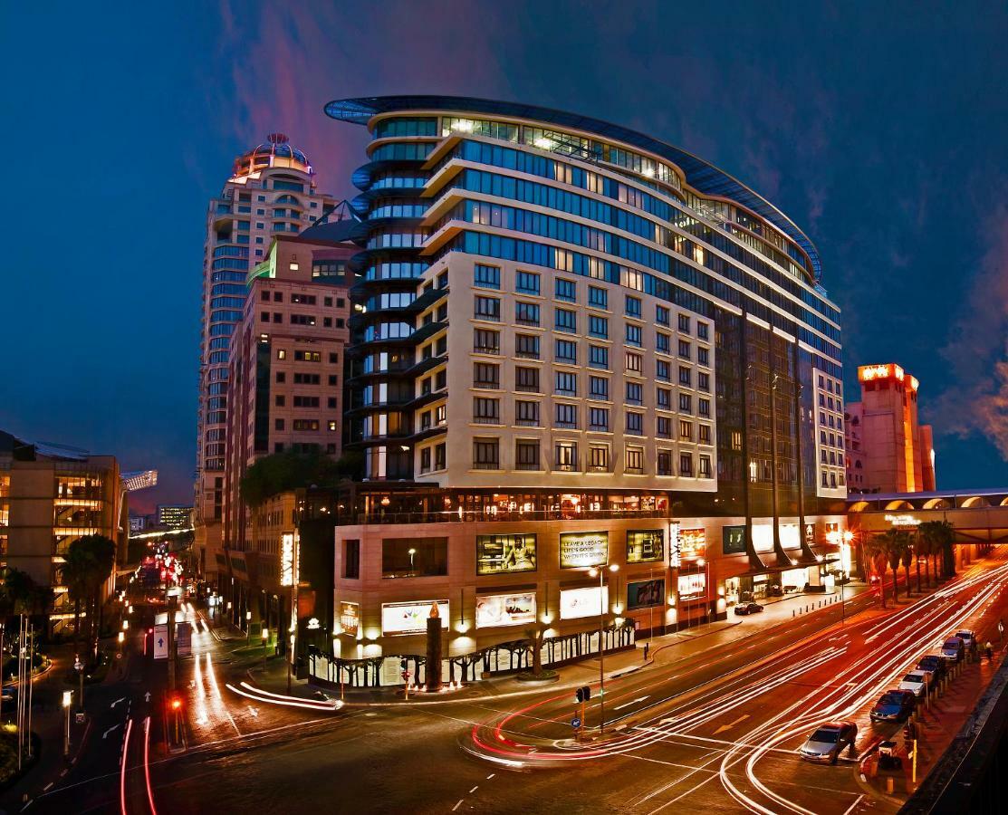 Davinci Hotel On Nelson Mandela Square Йоханнесбург Экстерьер фото